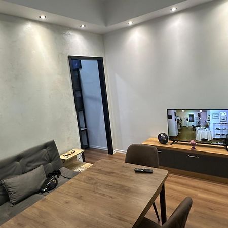 Aries Apartments Sarandë 外观 照片