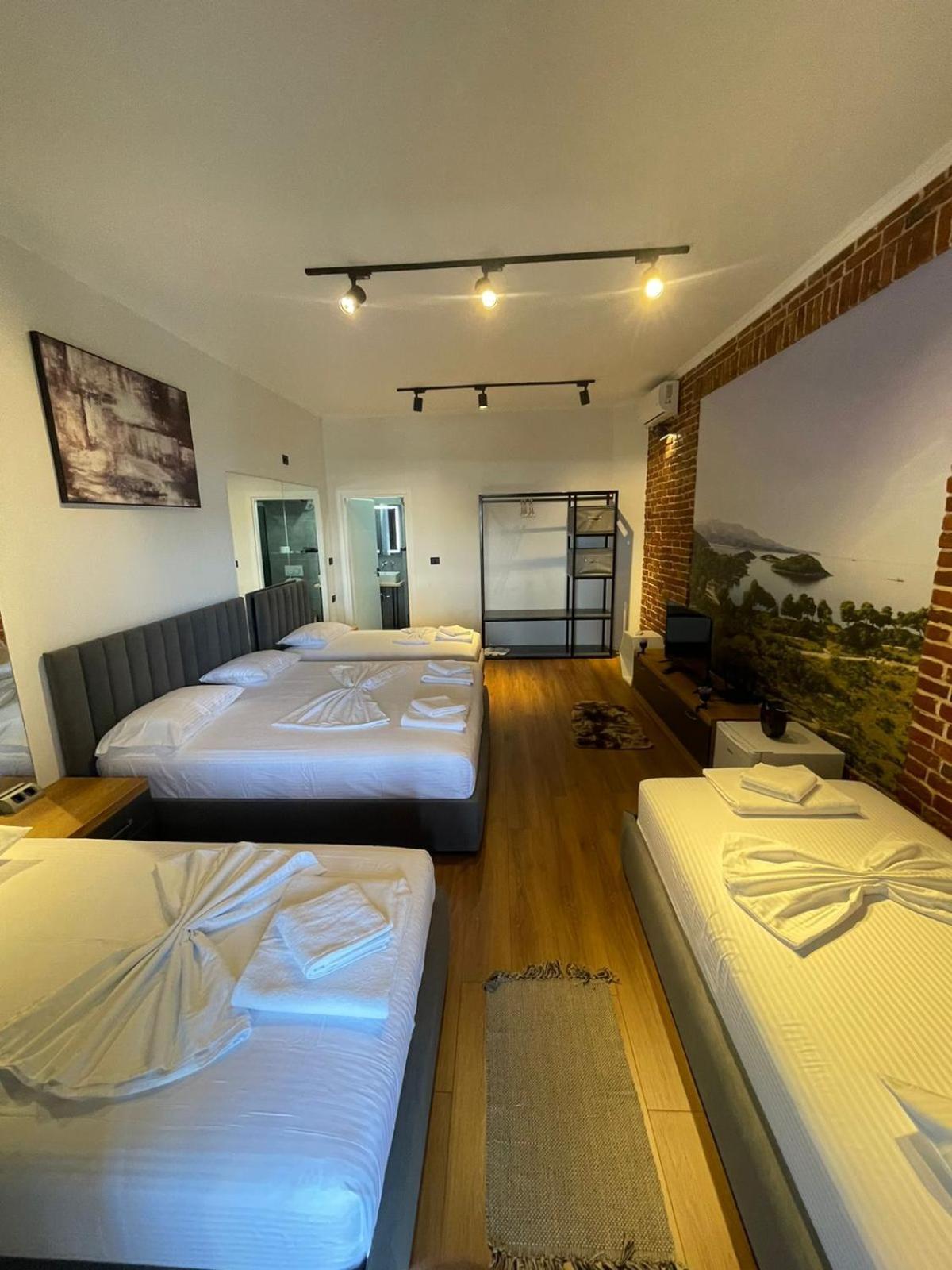 Aries Apartments Sarandë 外观 照片