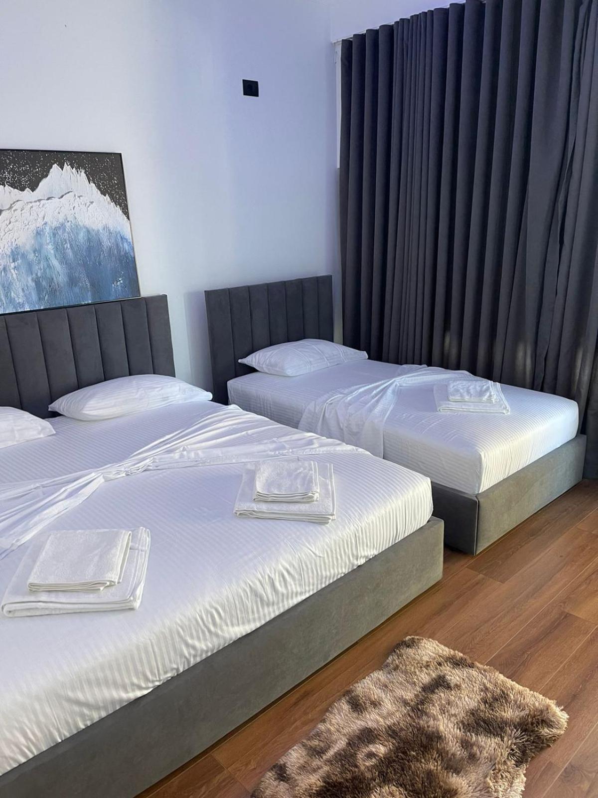 Aries Apartments Sarandë 外观 照片