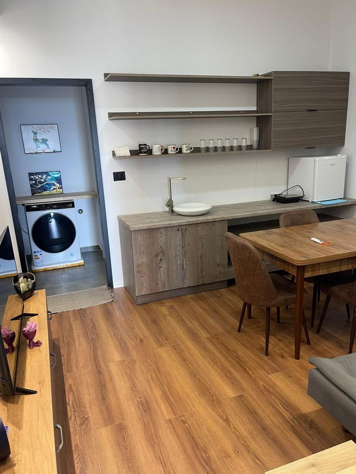 Aries Apartments Sarandë 外观 照片