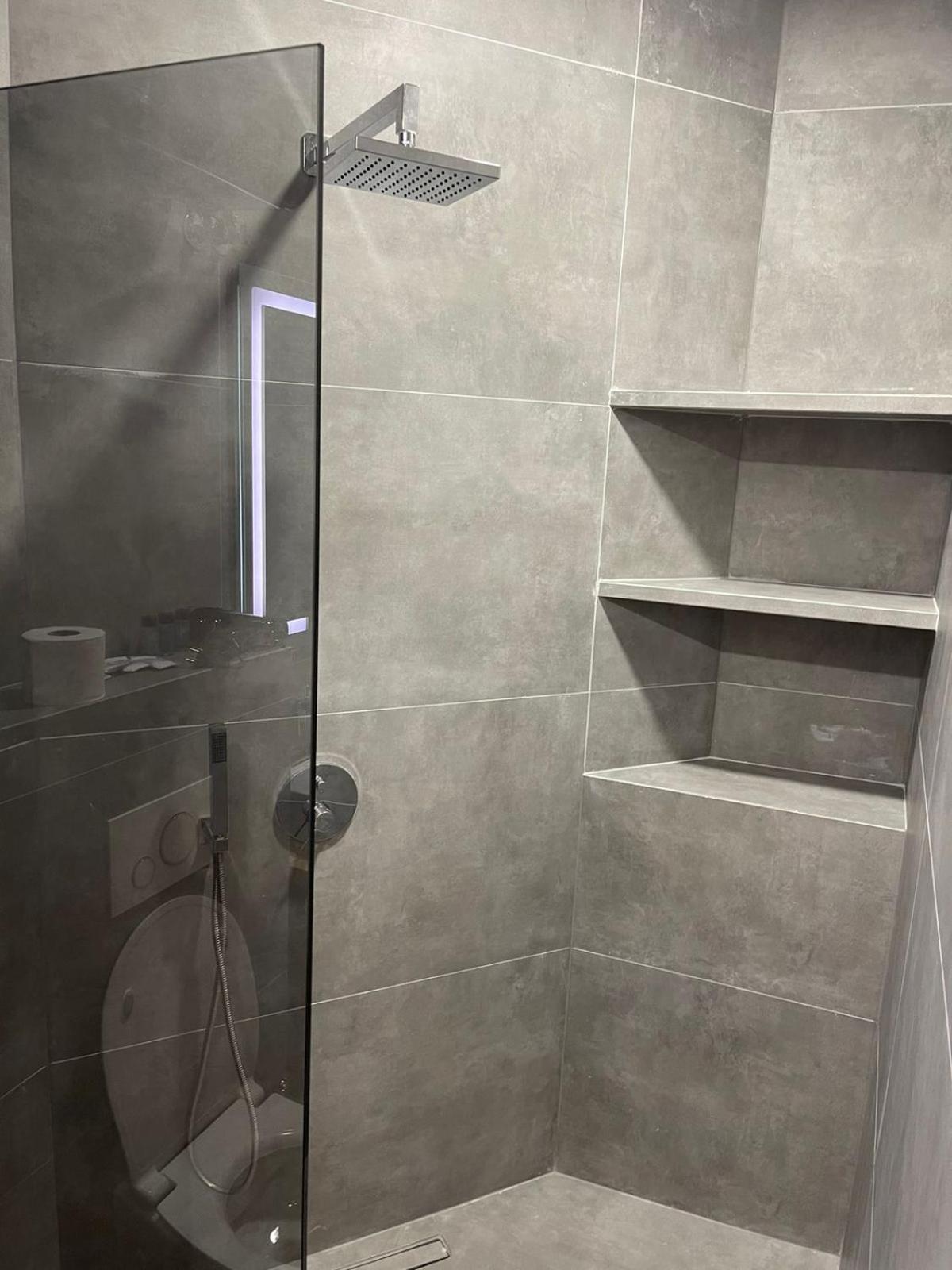 Aries Apartments Sarandë 外观 照片