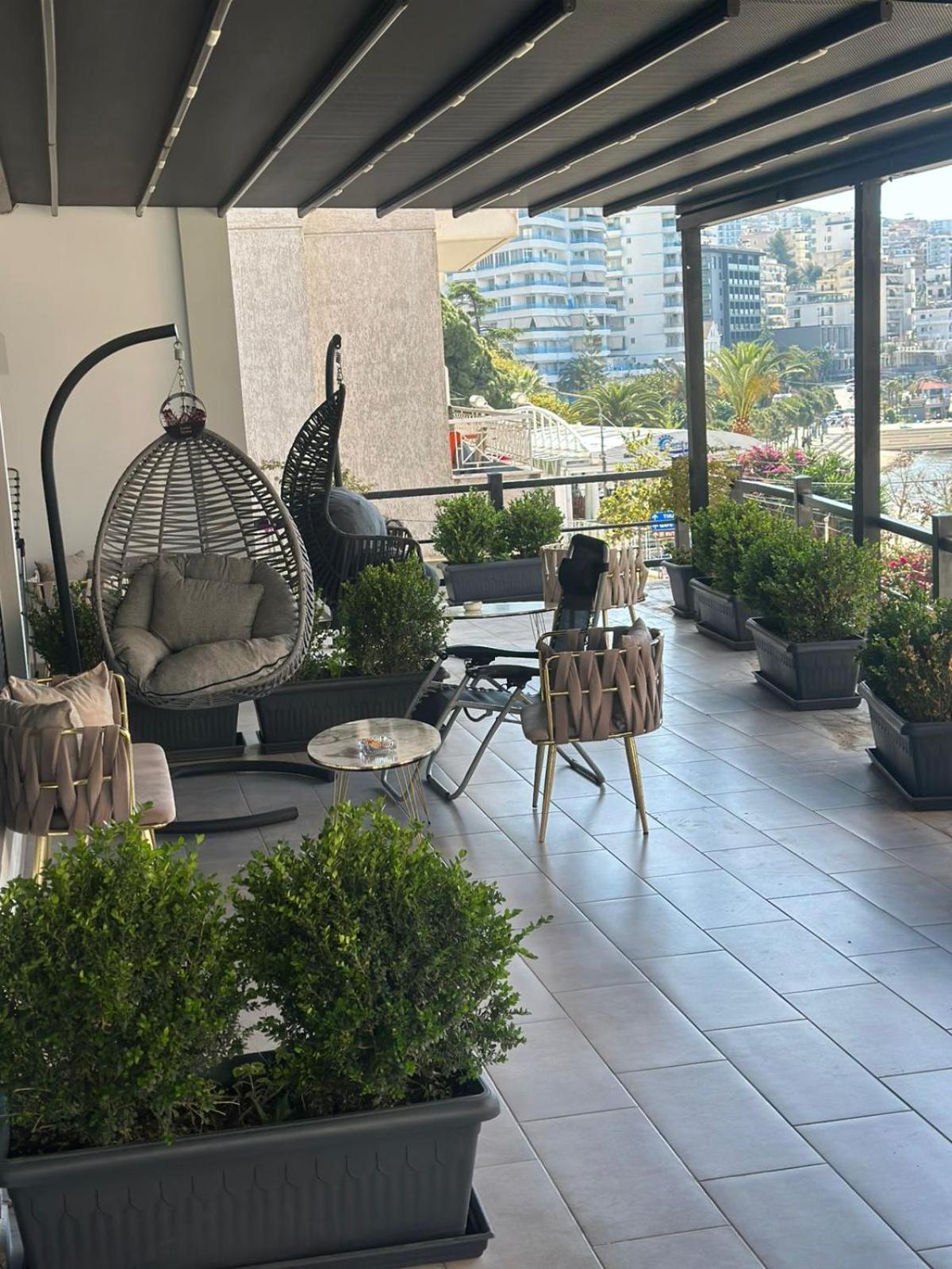 Aries Apartments Sarandë 外观 照片